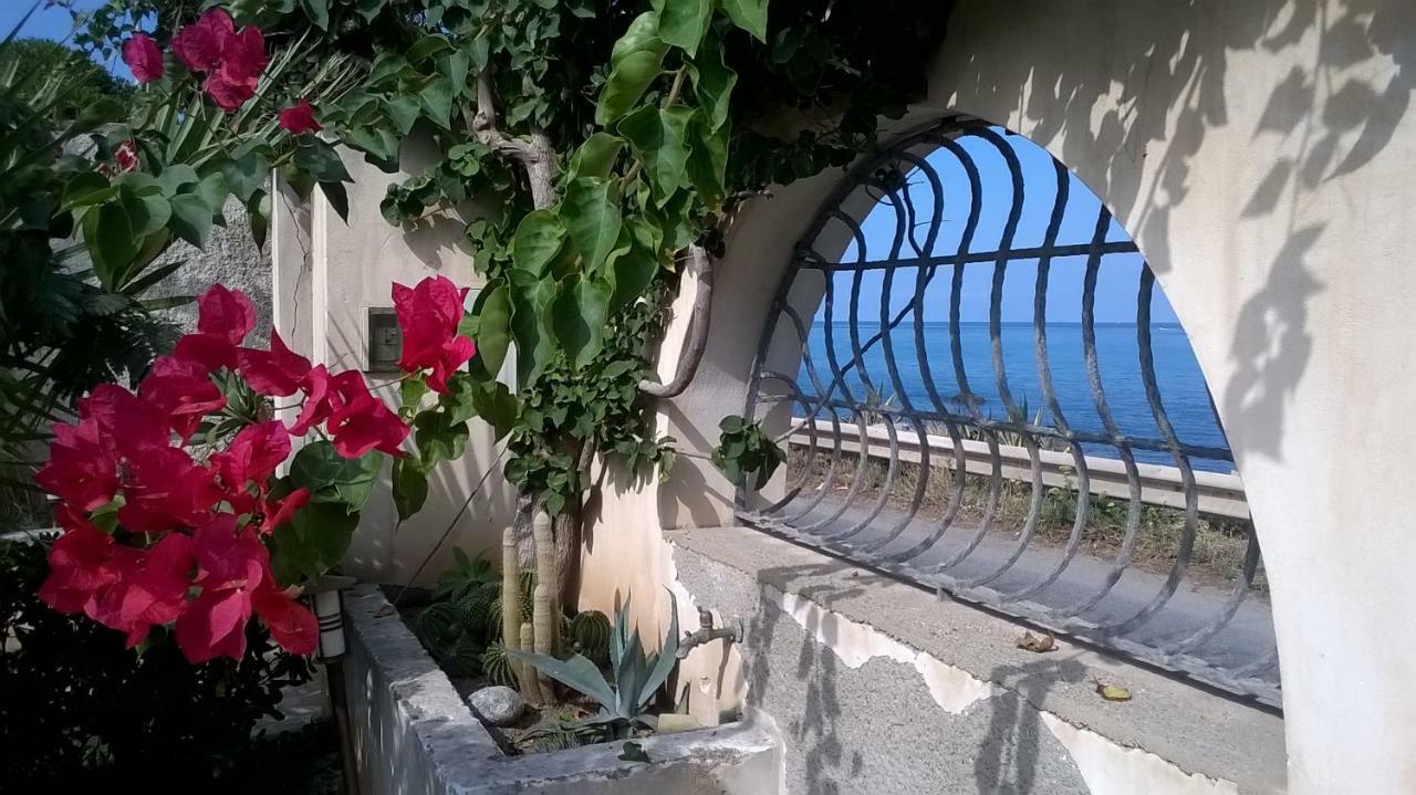 Villa Domus Austri Mesina Exterior foto